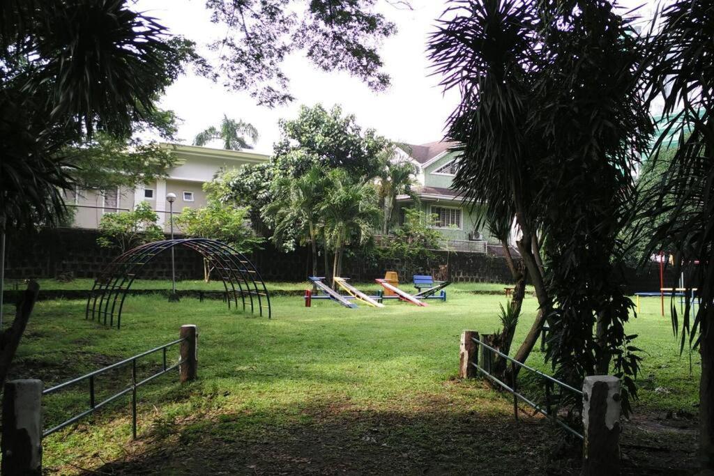 Big House In Quezon City Manila Exterior foto